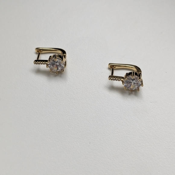 Jewelry - 14K Elegant Gold Plated Earrings